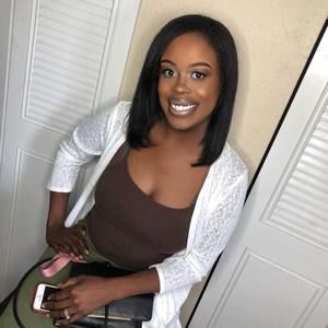 Meet your Posher, Christina